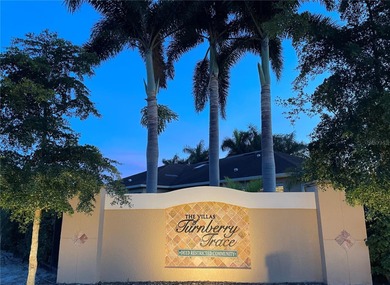 Stunning end unit, 3/2/2, 2013 built, split floor plan, 1471sf on Bobcat Trail Golf Club in Florida - for sale on GolfHomes.com, golf home, golf lot