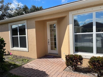 Stunning end unit, 3/2/2, 2013 built, split floor plan, 1471sf on Bobcat Trail Golf Club in Florida - for sale on GolfHomes.com, golf home, golf lot