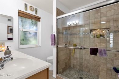 High-End Upgrades Meets Energy Efficiency in Sun City. Welcome on Sun City Lakes West and East in Arizona - for sale on GolfHomes.com, golf home, golf lot