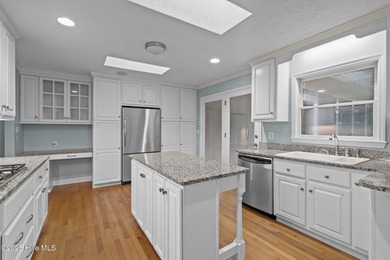 Charming 3 bedroom, 2 bath home in the historic Southern Pines on Southern Pines Country Club in North Carolina - for sale on GolfHomes.com, golf home, golf lot