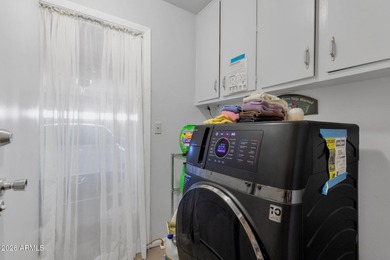 High-End Upgrades Meets Energy Efficiency in Sun City. Welcome on Sun City Lakes West and East in Arizona - for sale on GolfHomes.com, golf home, golf lot