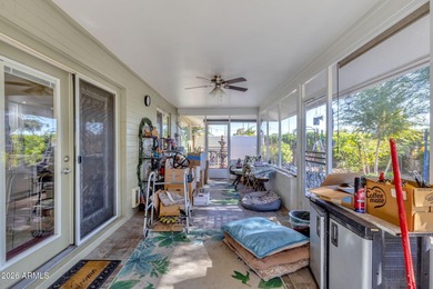 High-End Upgrades Meets Energy Efficiency in Sun City. Welcome on Sun City Lakes West and East in Arizona - for sale on GolfHomes.com, golf home, golf lot