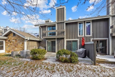 This meticulously maintained townhome is just what you've been on Bliss Creek Golf Club in Illinois - for sale on GolfHomes.com, golf home, golf lot