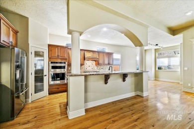 Come escape the prestigious Villas area of Banbury Meadows on BanBury Golf Club in Idaho - for sale on GolfHomes.com, golf home, golf lot