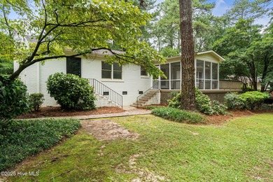 Charming 3 bedroom, 2 bath home in the historic Southern Pines on Southern Pines Country Club in North Carolina - for sale on GolfHomes.com, golf home, golf lot