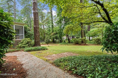 Charming 3 bedroom, 2 bath home in the historic Southern Pines on Southern Pines Country Club in North Carolina - for sale on GolfHomes.com, golf home, golf lot