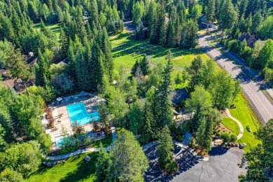 **PRICE IMPROVEMENT** Uncover your ideal mountain haven in this on McCall Municipal Golf Course in Idaho - for sale on GolfHomes.com, golf home, golf lot