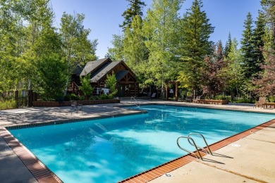 **PRICE IMPROVEMENT** Uncover your ideal mountain haven in this on McCall Municipal Golf Course in Idaho - for sale on GolfHomes.com, golf home, golf lot