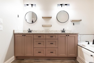 Welcome to this stunning home located in the highly sought-after on Oak Hurst Golf Course in Texas - for sale on GolfHomes.com, golf home, golf lot