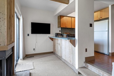 This Black Butte Ranch Condominium offers approximately 1,250 on Black Butte Ranch Golf Club Big Meadow in Oregon - for sale on GolfHomes.com, golf home, golf lot