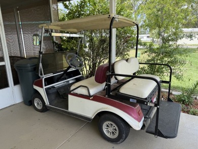 Located in the 55+ community of Rolling Greens Village in Ocala on Rolling Greens Executive Golf Community in Florida - for sale on GolfHomes.com, golf home, golf lot