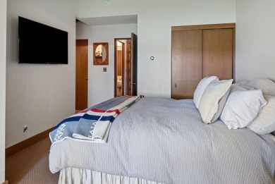 This Black Butte Ranch Condominium offers approximately 1,250 on Black Butte Ranch Golf Club Big Meadow in Oregon - for sale on GolfHomes.com, golf home, golf lot