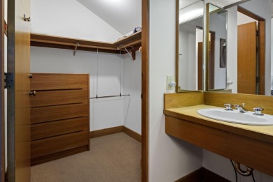 This Black Butte Ranch Condominium offers approximately 1,250 on Black Butte Ranch Golf Club Big Meadow in Oregon - for sale on GolfHomes.com, golf home, golf lot