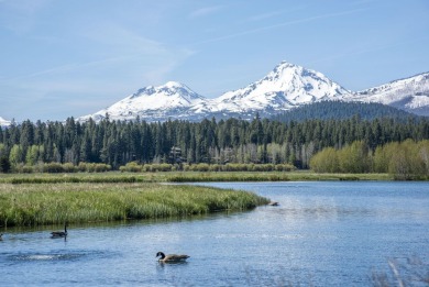 This Black Butte Ranch Condominium offers approximately 1,250 on Black Butte Ranch Golf Club Big Meadow in Oregon - for sale on GolfHomes.com, golf home, golf lot