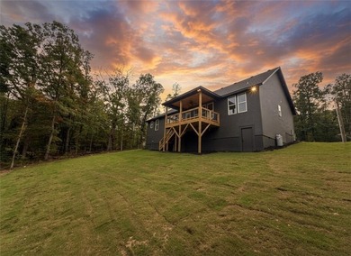 Prime Bella Vista Location -- Golf, Lake, and Recreation just on Bella Vista - Metfield Golf Complex and Country Club in Arkansas - for sale on GolfHomes.com, golf home, golf lot