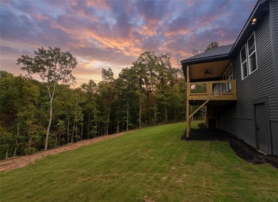 Prime Bella Vista Location -- Golf, Lake, and Recreation just on Bella Vista - Metfield Golf Complex and Country Club in Arkansas - for sale on GolfHomes.com, golf home, golf lot