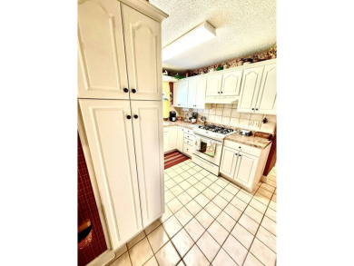 Adorable home in sought after Hunting Creek. This charming 1950s on Hopkinsville Golf and Country Club in Kentucky - for sale on GolfHomes.com, golf home, golf lot