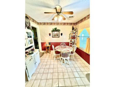 Adorable home in sought after Hunting Creek. This charming 1950s on Hopkinsville Golf and Country Club in Kentucky - for sale on GolfHomes.com, golf home, golf lot