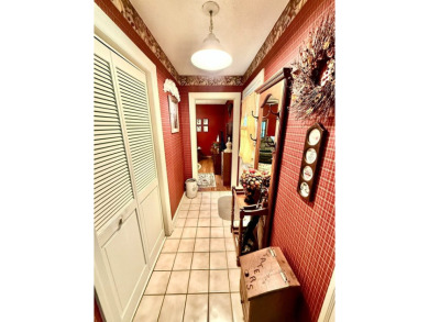 Adorable home in sought after Hunting Creek. This charming 1950s on Hopkinsville Golf and Country Club in Kentucky - for sale on GolfHomes.com, golf home, golf lot
