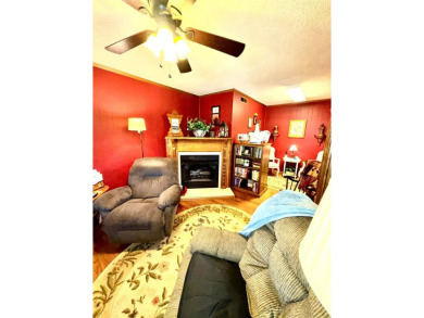 Adorable home in sought after Hunting Creek. This charming 1950s on Hopkinsville Golf and Country Club in Kentucky - for sale on GolfHomes.com, golf home, golf lot