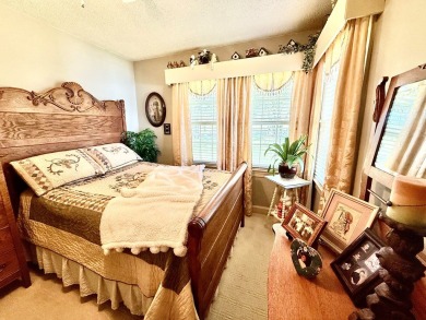 Adorable home in sought after Hunting Creek. This charming 1950s on Hopkinsville Golf and Country Club in Kentucky - for sale on GolfHomes.com, golf home, golf lot