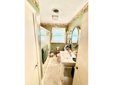 Adorable home in sought after Hunting Creek. This charming 1950s on Hopkinsville Golf and Country Club in Kentucky - for sale on GolfHomes.com, golf home, golf lot