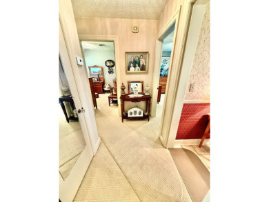 Adorable home in sought after Hunting Creek. This charming 1950s on Hopkinsville Golf and Country Club in Kentucky - for sale on GolfHomes.com, golf home, golf lot