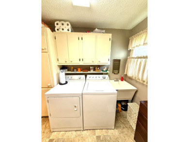 Adorable home in sought after Hunting Creek. This charming 1950s on Hopkinsville Golf and Country Club in Kentucky - for sale on GolfHomes.com, golf home, golf lot