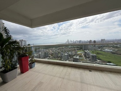 Luxury Apartment with Panoramic Views in Solana Santa Maria

 on  in  - for sale on GolfHomes.com, golf home, golf lot