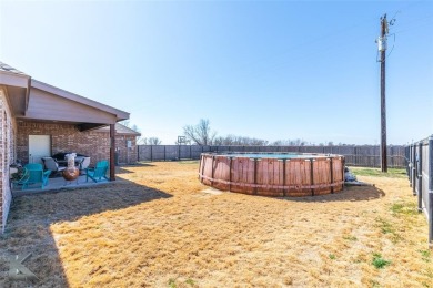 Welcome to your new life of recreation & leisure with this on Tangle Oaks Golf Club in Texas - for sale on GolfHomes.com, golf home, golf lot