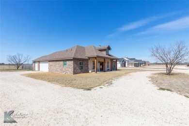 Welcome to your new life of recreation & leisure with this on Tangle Oaks Golf Club in Texas - for sale on GolfHomes.com, golf home, golf lot