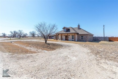 Welcome to your new life of recreation & leisure with this on Tangle Oaks Golf Club in Texas - for sale on GolfHomes.com, golf home, golf lot