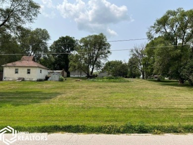 1 BR home located on a large corner lot directly across from the on Osceola Country Club in Iowa - for sale on GolfHomes.com, golf home, golf lot