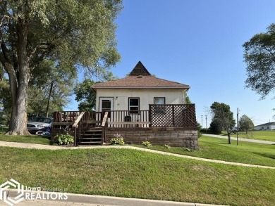 1 BR home located on a large corner lot directly across from the on Osceola Country Club in Iowa - for sale on GolfHomes.com, golf home, golf lot