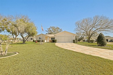 Welcome to relaxed Florida living in this inviting Dogwood model on The Links of Spruce Creek in Florida - for sale on GolfHomes.com, golf home, golf lot