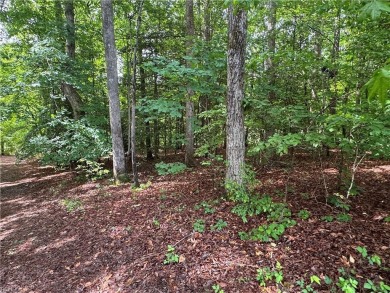 Come and build your dream home in one of the newer, most on Fords Colony Country Club in Virginia - for sale on GolfHomes.com, golf home, golf lot
