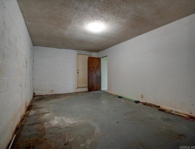 RENOVATION OPPORTUNITY in the coveted gated community of Hot on DeSoto Golf Course in Arkansas - for sale on GolfHomes.com, golf home, golf lot