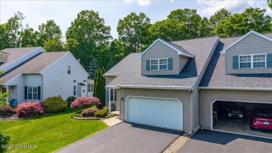 Welcome to this beautifully maintained 3-bedroom, 2.5-bath on Fairways of Half Moon - Fairways of Half Moon in New York - for sale on GolfHomes.com, golf home, golf lot