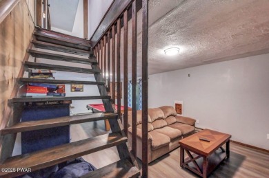 Beautifully Updated Saltbox Home in The Hideout!Tucked within on The Hideout Golf in Pennsylvania - for sale on GolfHomes.com, golf home, golf lot