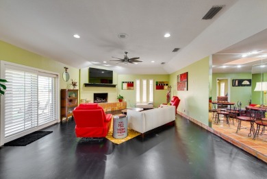 Well maintained, 4-bed, 3.5-bath home in Green Tree Country Club on Green Tree Country Club in Texas - for sale on GolfHomes.com, golf home, golf lot