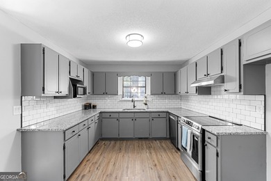 Don't miss your chance to own this beautifully updated 3BR/2BA on Golf Club of Macon in Georgia - for sale on GolfHomes.com, golf home, golf lot