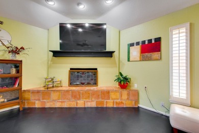 Well maintained, 4-bed, 3.5-bath home in Green Tree Country Club on Green Tree Country Club in Texas - for sale on GolfHomes.com, golf home, golf lot