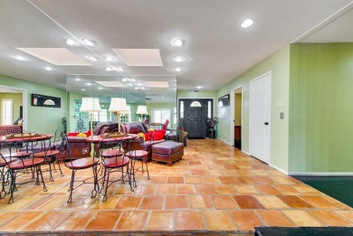 Well maintained, 4-bed, 3.5-bath home in Green Tree Country Club on Green Tree Country Club in Texas - for sale on GolfHomes.com, golf home, golf lot