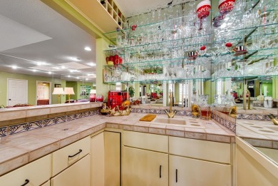 Well maintained, 4-bed, 3.5-bath home in Green Tree Country Club on Green Tree Country Club in Texas - for sale on GolfHomes.com, golf home, golf lot