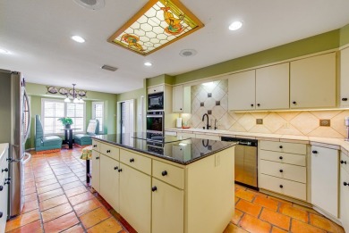 Well maintained, 4-bed, 3.5-bath home in Green Tree Country Club on Green Tree Country Club in Texas - for sale on GolfHomes.com, golf home, golf lot