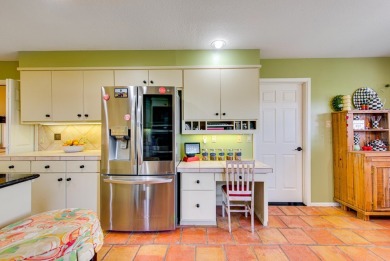 Well maintained, 4-bed, 3.5-bath home in Green Tree Country Club on Green Tree Country Club in Texas - for sale on GolfHomes.com, golf home, golf lot