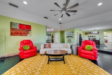 Well maintained, 4-bed, 3.5-bath home in Green Tree Country Club on Green Tree Country Club in Texas - for sale on GolfHomes.com, golf home, golf lot