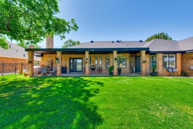 Well maintained, 4-bed, 3.5-bath home in Green Tree Country Club on Green Tree Country Club in Texas - for sale on GolfHomes.com, golf home, golf lot