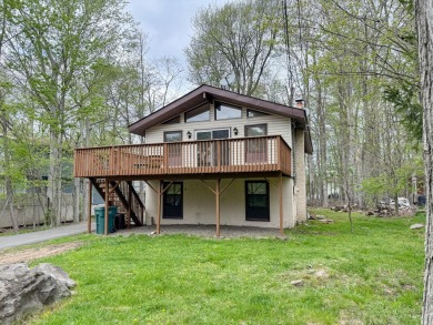 POCONOS CHARMING CHALET STYLE RAISED RANCH Move-In Ready & on Pocono Farms Country Club in Pennsylvania - for sale on GolfHomes.com, golf home, golf lot