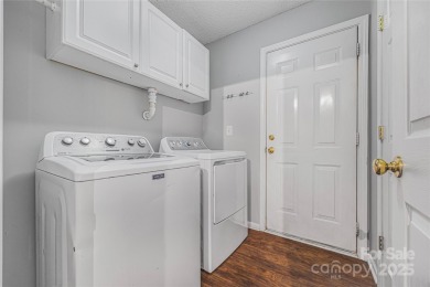 Beautiful 4-bedroom home located in desirable Tega Cay, SC. The on Tega Cay Golf Club in South Carolina - for sale on GolfHomes.com, golf home, golf lot